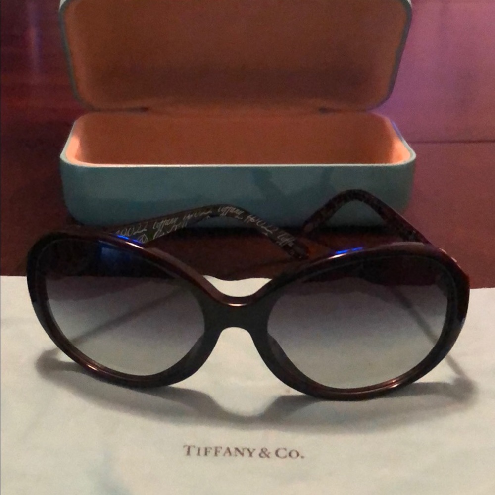 Tiffany & Co. Brown Tortoiseshell Oversized Sunglasses